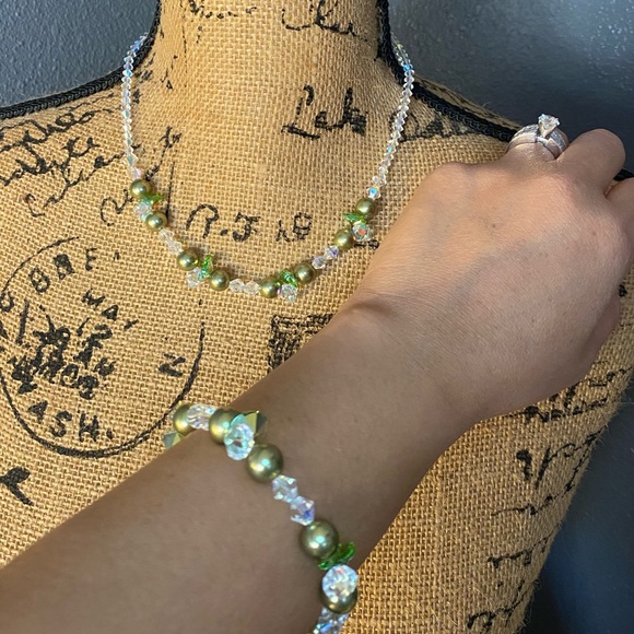 Rhinestones Necklace and Bracelet Set - Picture 11 of 15